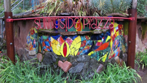 sunnyside-piazza-sign